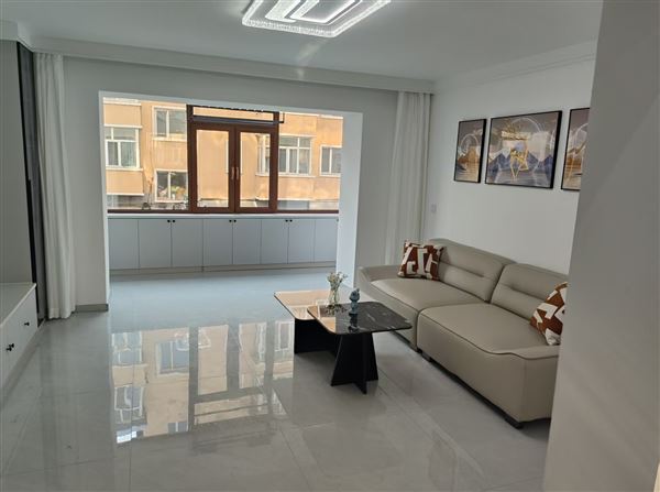 海林市朝鲜族中学对面精装修步梯2楼大两居室明厅精装修